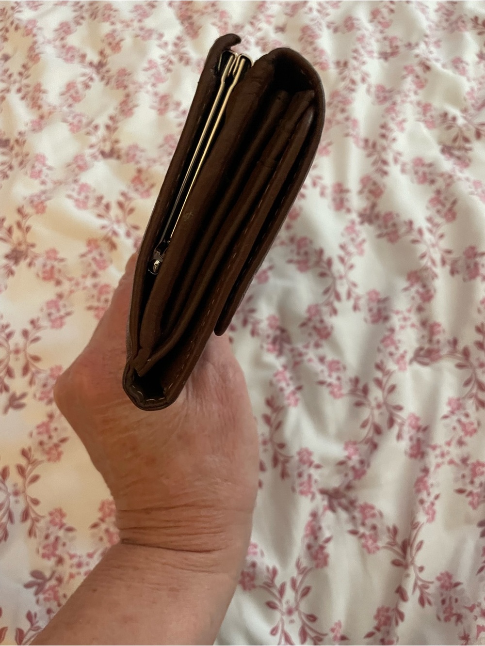 Women's Brown Leather Clutch Wallet - Sleek Organizer - Picture 4 of 8